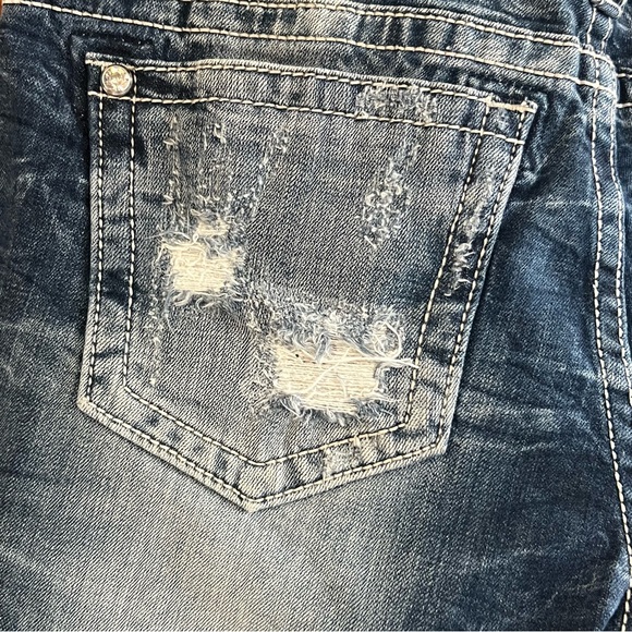 Miss Me: Distressed Easy Shorts - Picture 5 of 12